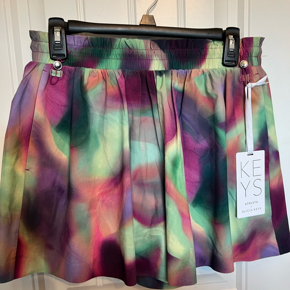 Athleta and Alisha Keys Enlighten Up Flutter Shorts Small